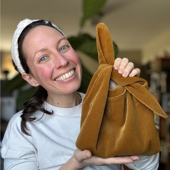 Merit Beauty ONLY THE SIGNATURE MAKEUP BAG (without products) - Picture 7 of 12